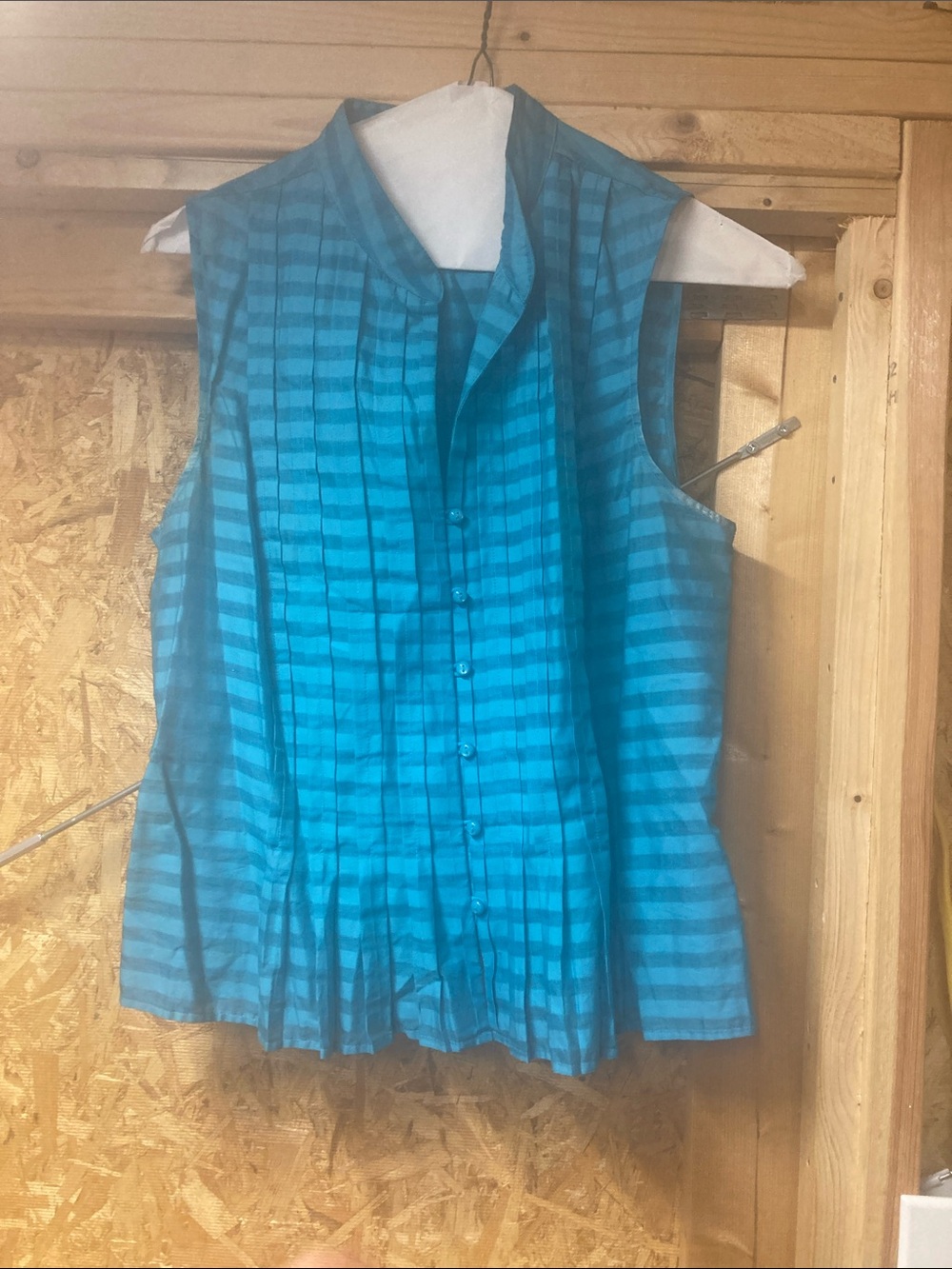 JONES NEW YORK/Sleeveless Teal Stripe Pleated Button-Front Top